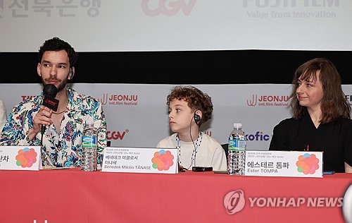 大陸電影《25》的主演演員表示，這部電影反映了暴力和極右思想。